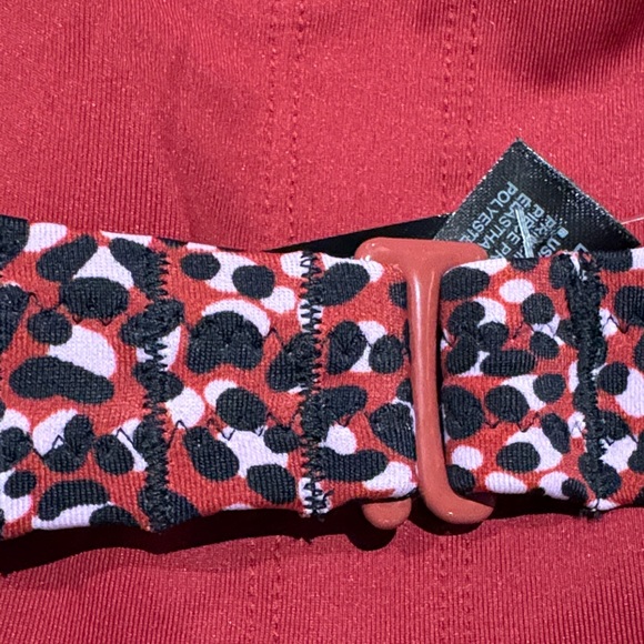 Amazon Essentials Women's Red and Black Leopard print Bikini Top - Picture 7 of 10